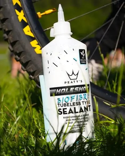 Peaty's Holeshot Biofibre Tubeless Tire Sealant – Fast Puncture Repair, 6mm, Biodegradable, 1L, MTB/Road/Gravel